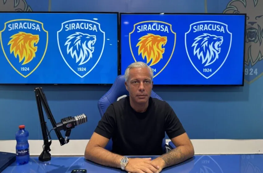 alessandro ricci presidente del siracusa prima di una partita