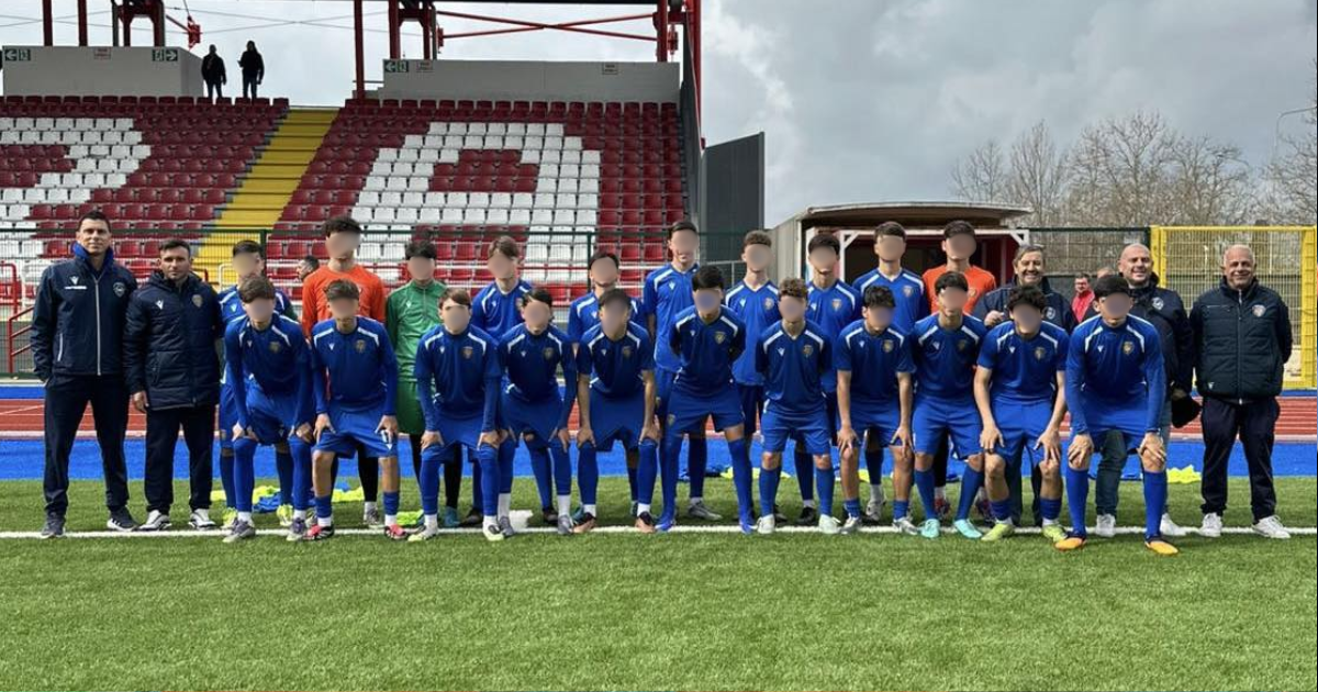 Giocatori del Siracusa U-15 schierati ad Altamura