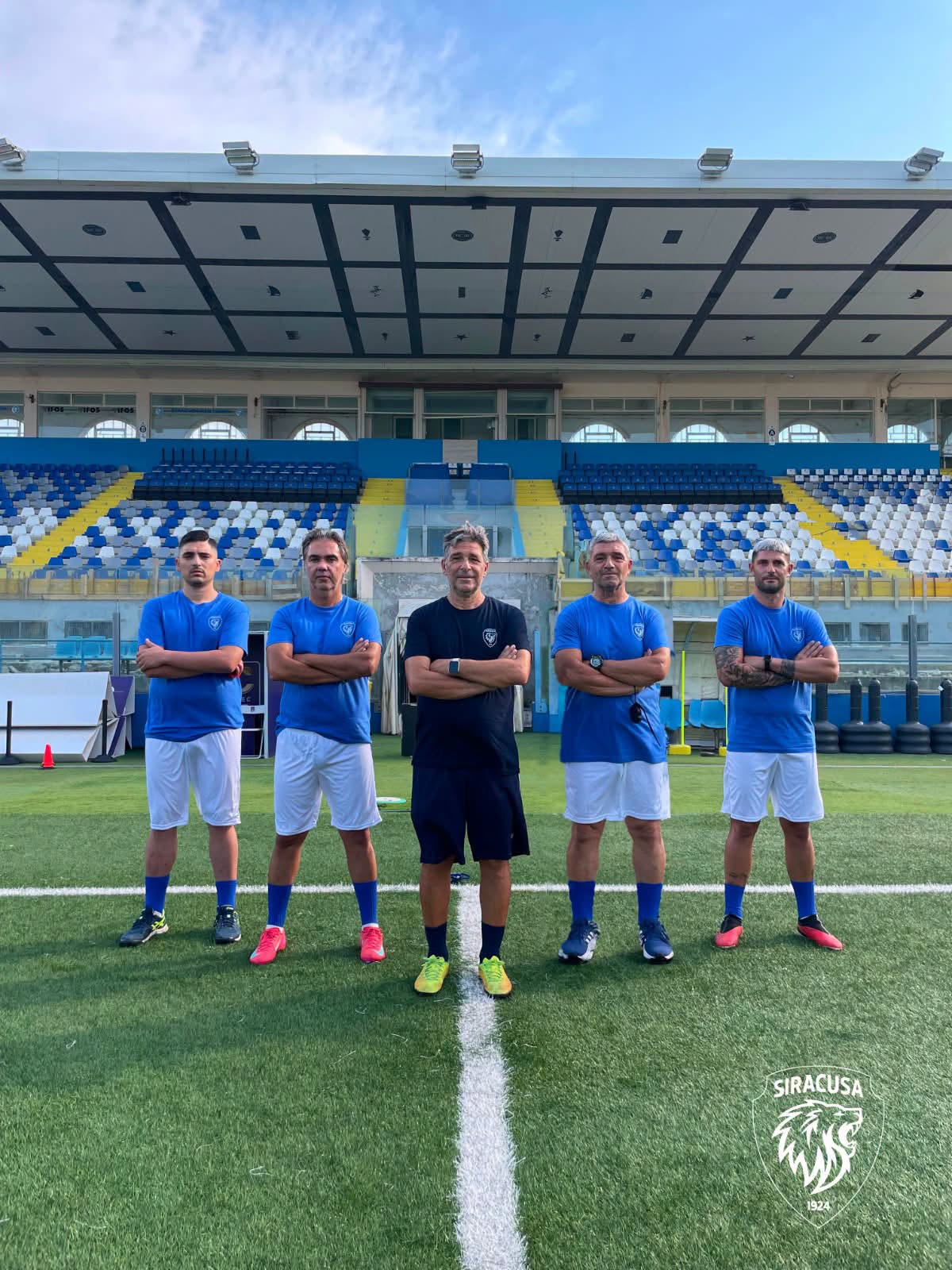 Lo staff tecnico del Siracusa Calcio guidato dall allenatore Gaspare Cacciola